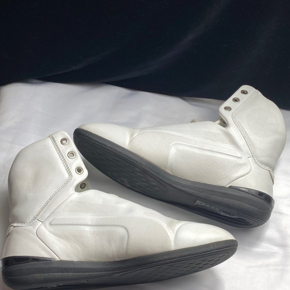 Puma Limitate Ferrari Scuderia White Limited Edition US 7 (only 499 pairs made) - Picture 5 of 12